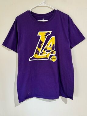 NBA Fanatics Purple Lakers tee size Large